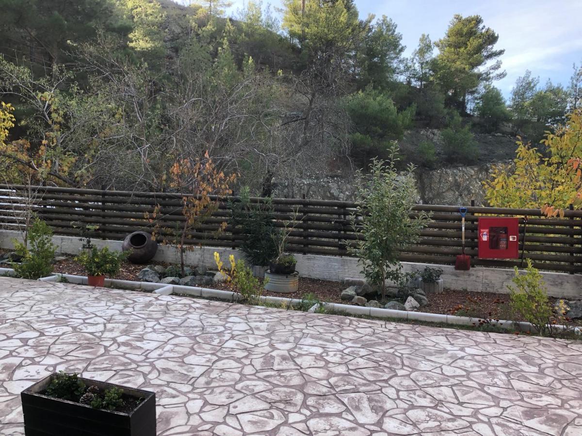Diamond Stone Wooden Guest House Chandria Εξωτερικό φωτογραφία