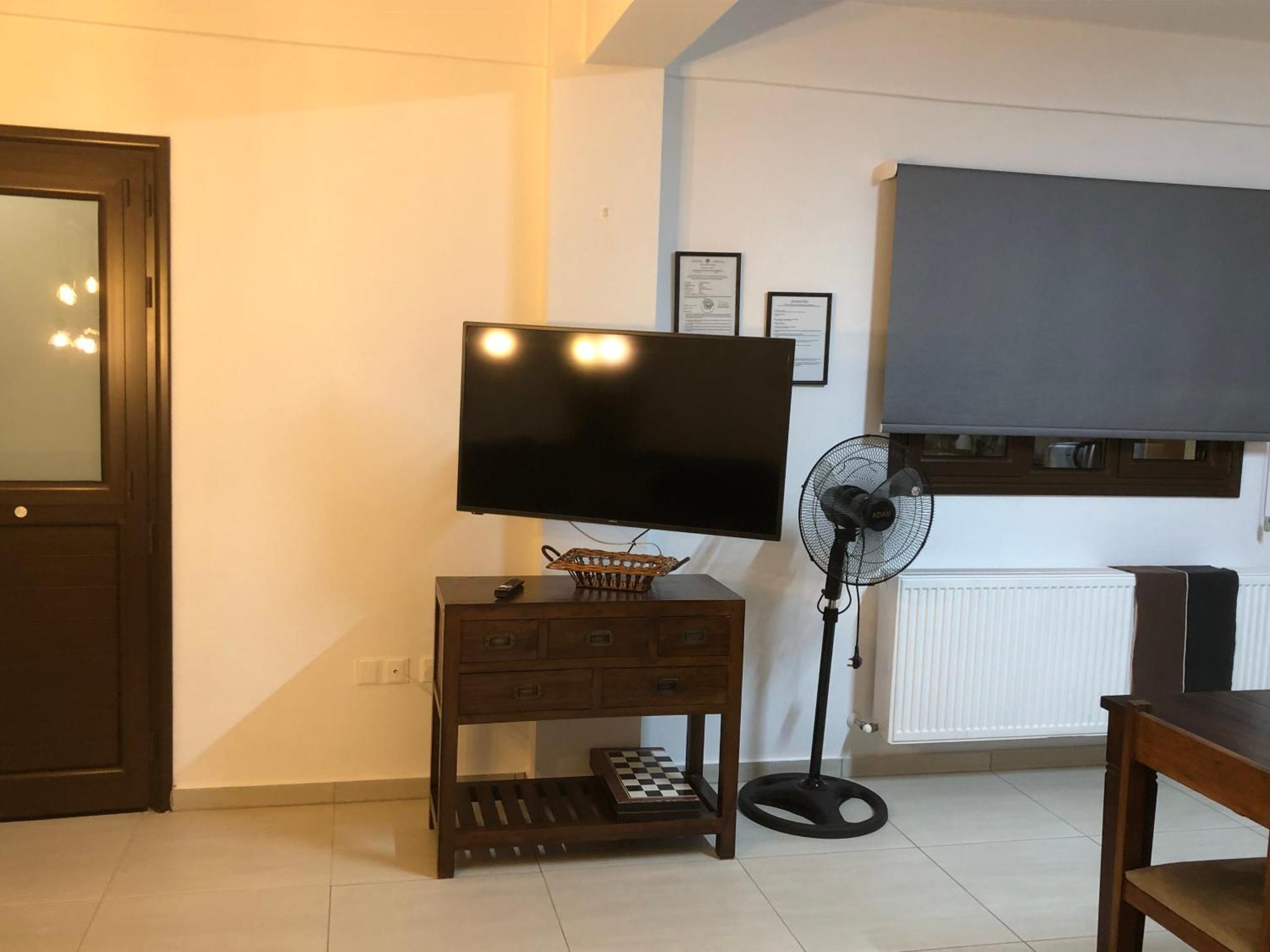Diamond Stone Wooden Guest House Chandria Εξωτερικό φωτογραφία