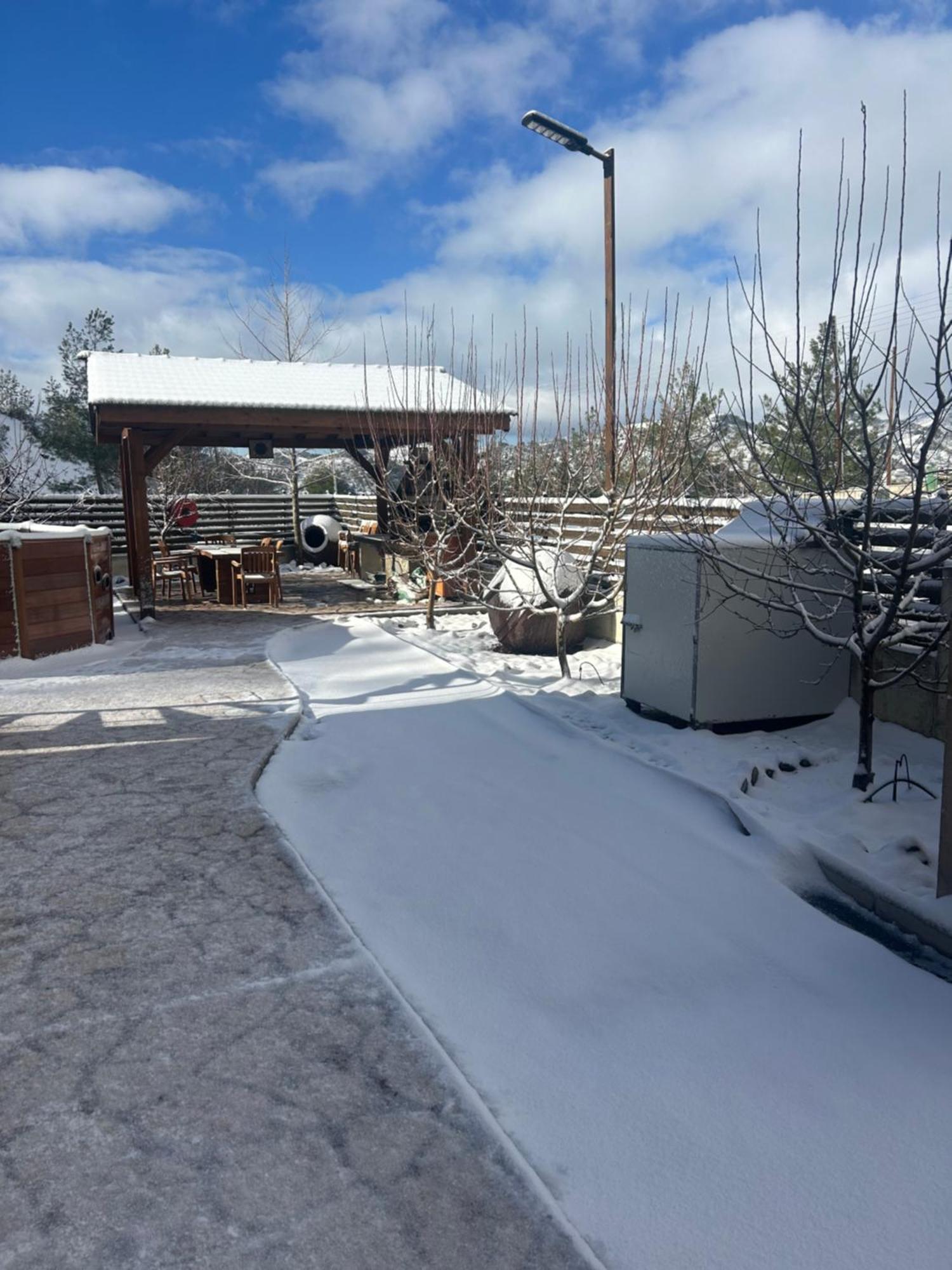 Diamond Stone Wooden Guest House Chandria Εξωτερικό φωτογραφία
