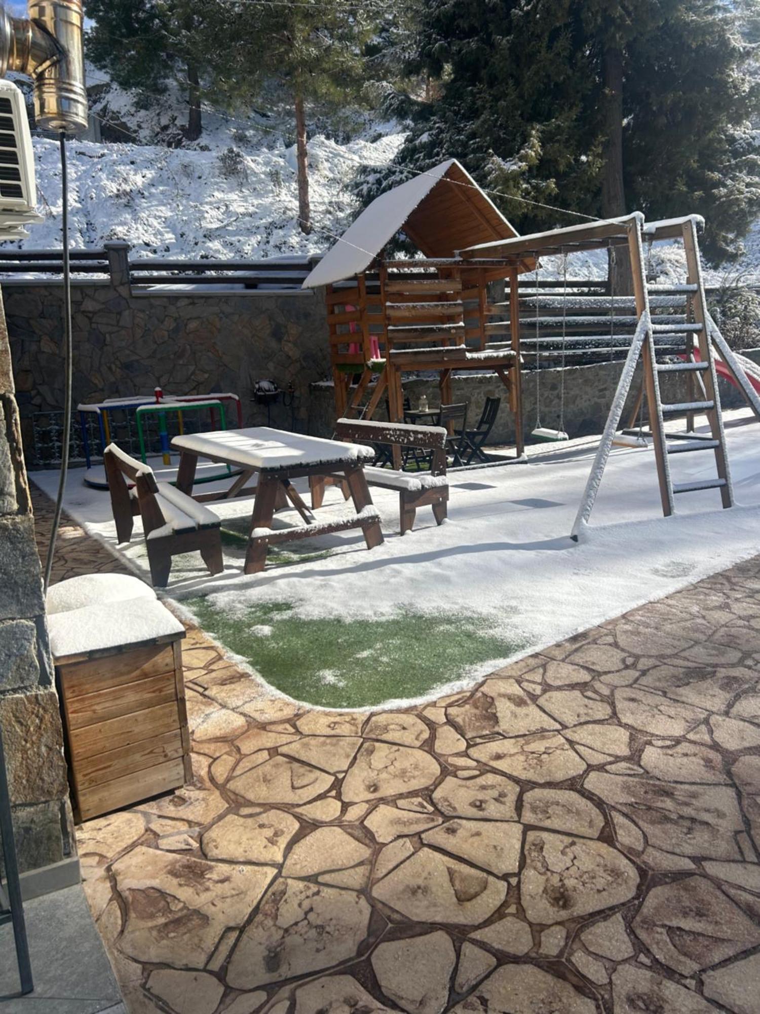 Diamond Stone Wooden Guest House Chandria Εξωτερικό φωτογραφία
