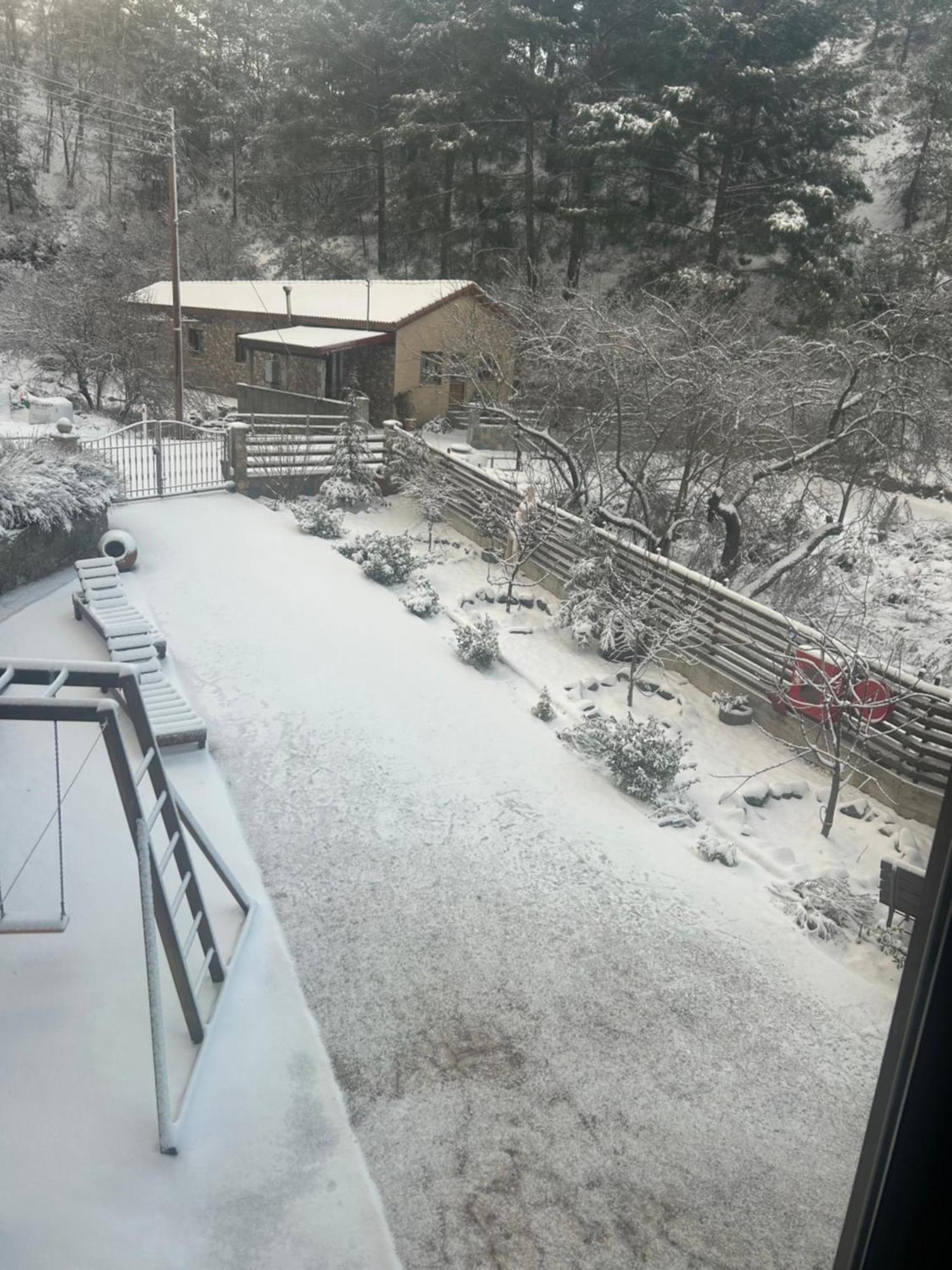 Diamond Stone Wooden Guest House Chandria Εξωτερικό φωτογραφία